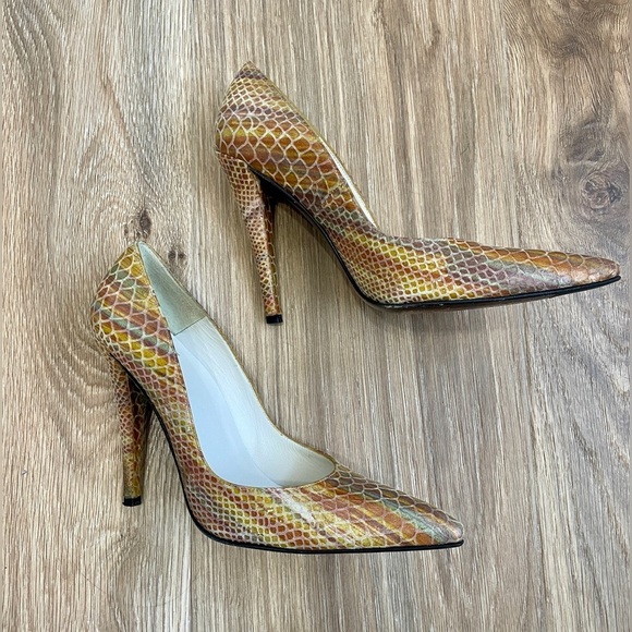 Stuart Weitzman python printed stilettos size 6.5 - Picture 3 of 5